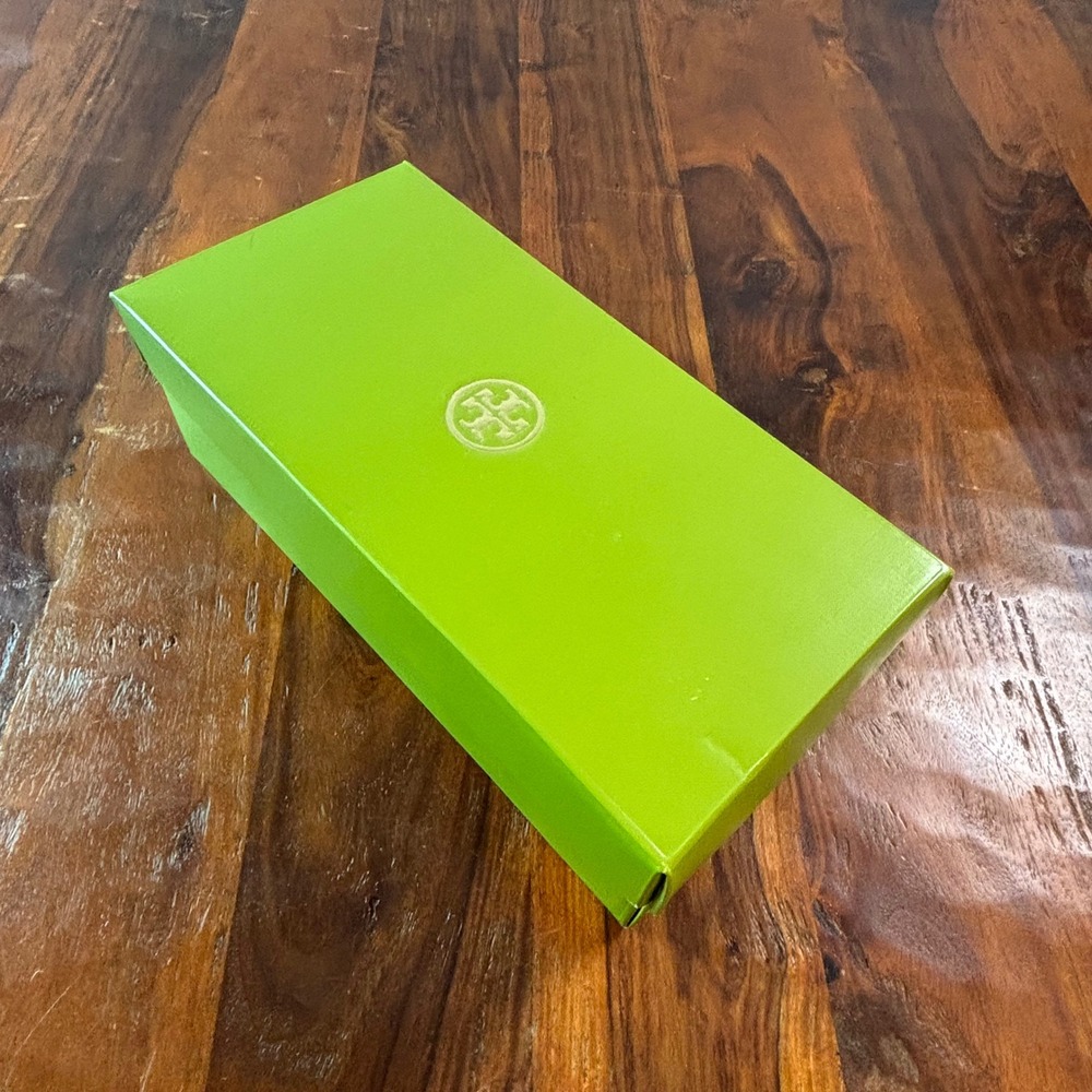 Tory Burch Authentic Green Shoe Box and Dust Bag Set Style 79985 Size 10.5 Box - Picture 3 of 8